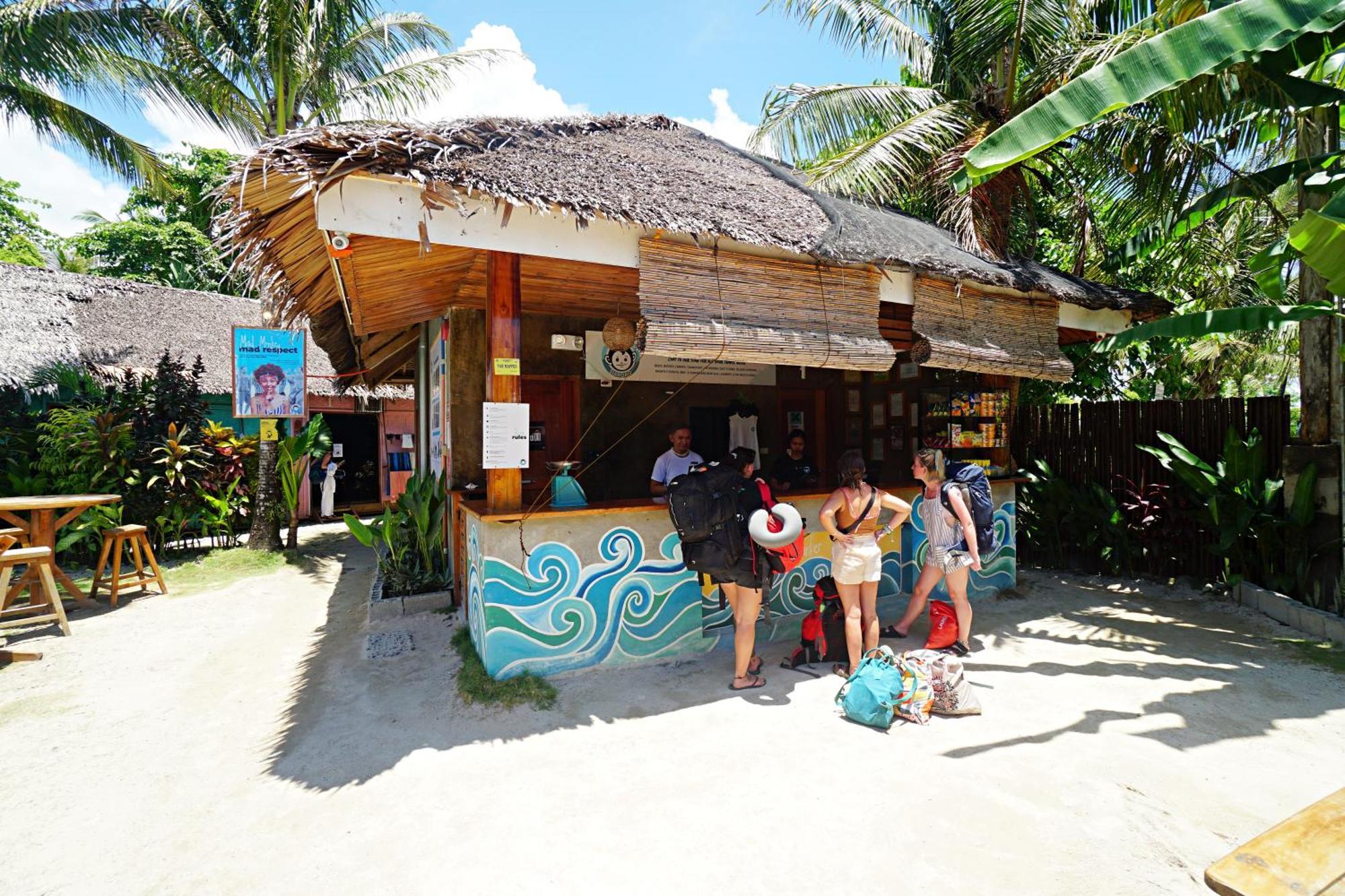 Mad Monkey Hostel Siargao General Luna  Exterior foto